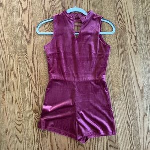 MADDIE MAROON VELVET XS ROMPER